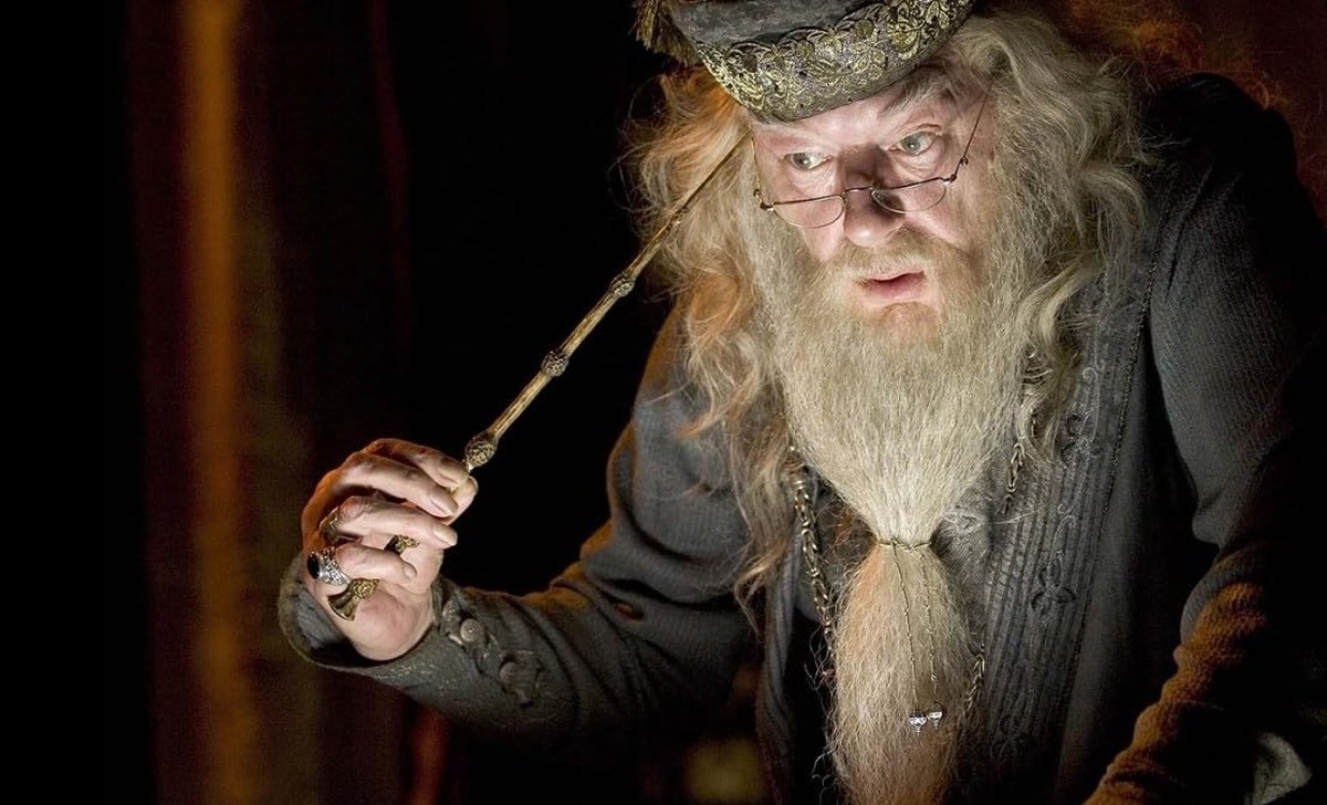 Dumbledore é gay Entenda polêmica envolvendo sexualidade do personagem Cinema Galileu