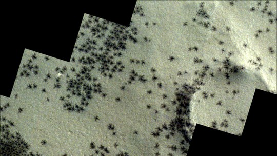 Aranhas em Marte? Sonda flagra manchas estranhas sob o gelo marciano
