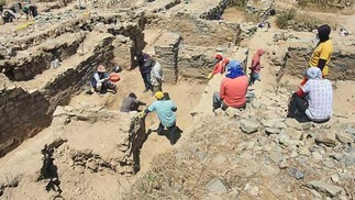Cemitério anterior ao período inca no Peru — Foto: Ministério da Cultura do Peru