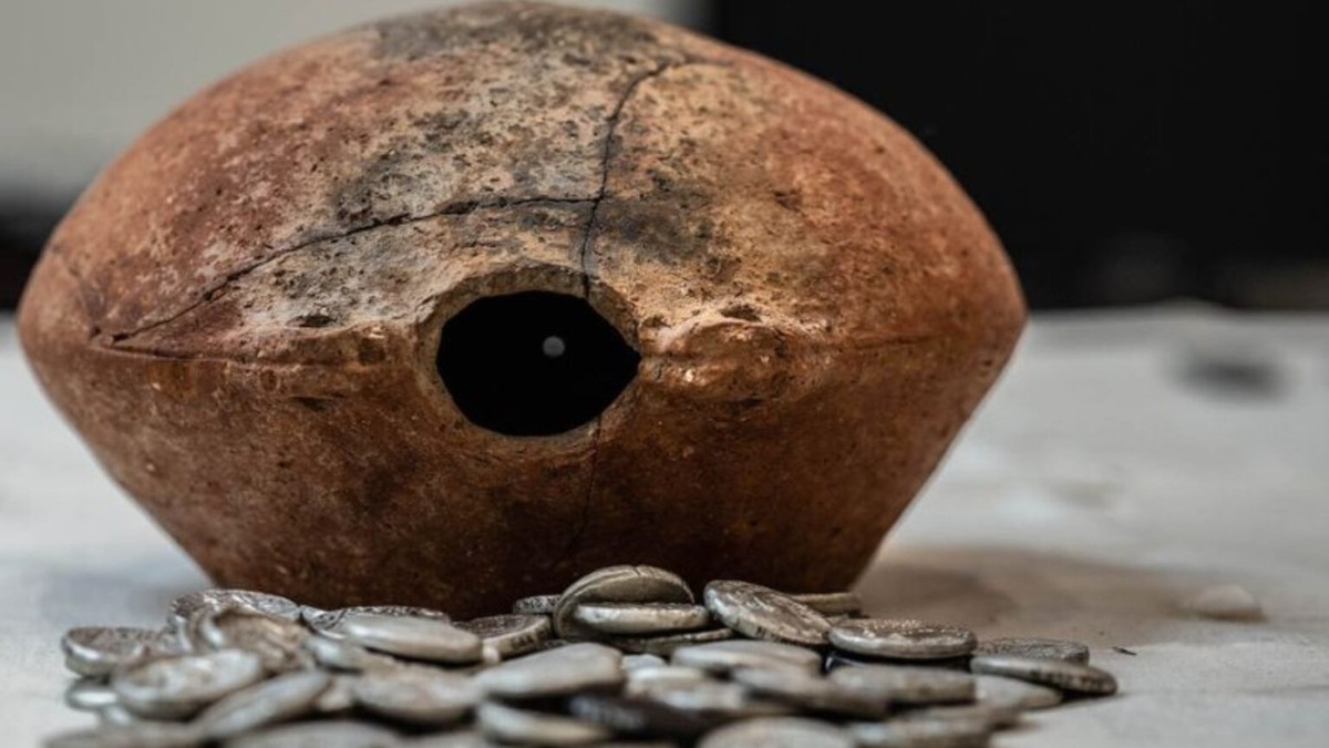 Moedas de prata de 2.300 anos são encontradas nos Emirados Árabes