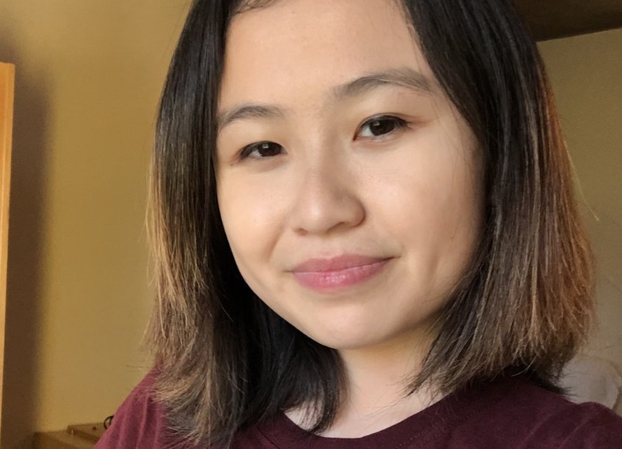 Rona Wang, de 24 anos, pediu ao Playground AI uma foto profissional para seu perfil no LinkedIn, mas resultado não foi o que esperava