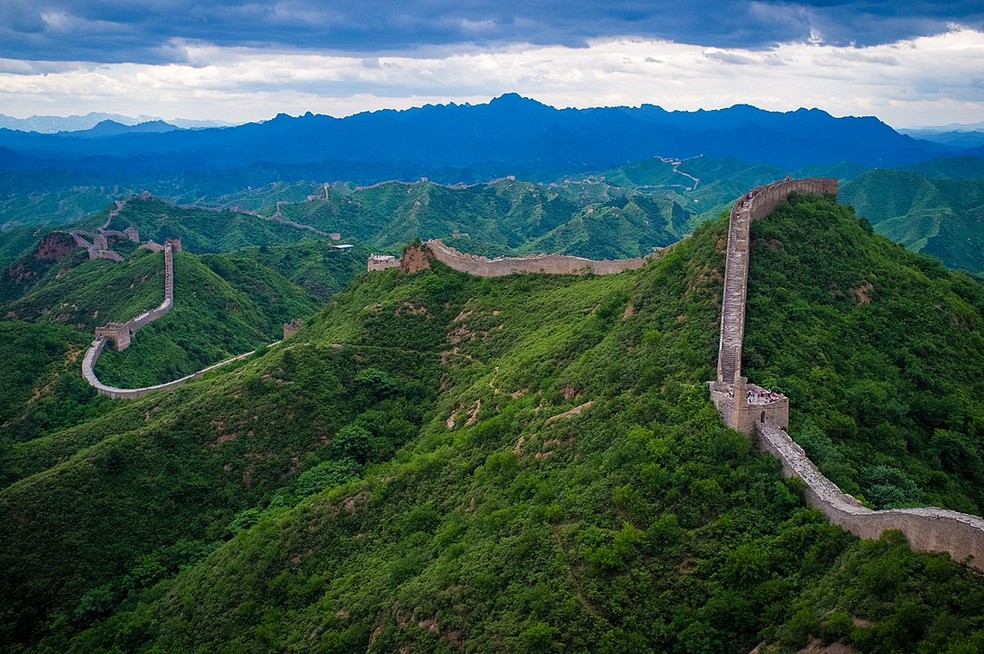 Grande Muralha da China, um patrimônio mundial da UNESCO, visto em sua amplitude — Foto: Creative Commons 