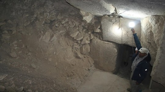Câmaras inéditas são encontradas em pirâmide de 4,4 mil anos no Egito