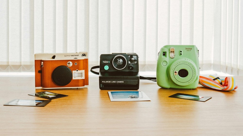 Câmera Polaroid antiga, Instax e até infantil para eternizar memórias ...