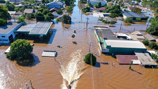 Pesquisador no RS faz relato sobre enchentes: "nunca tinha visto nada igual"