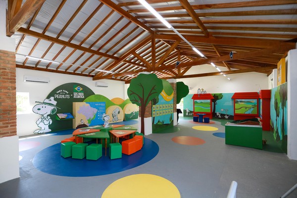 SOS Mata Atlântica traz Snoopy para ensinar sobre o bioma em novo espaço