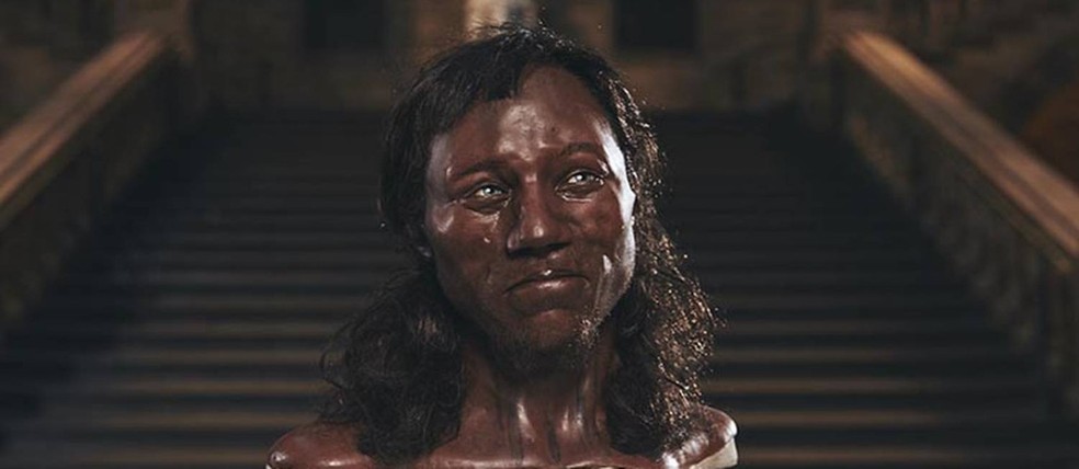 O rosto reconstruído do Homem de Cheddar — Foto: Museu de História Natural