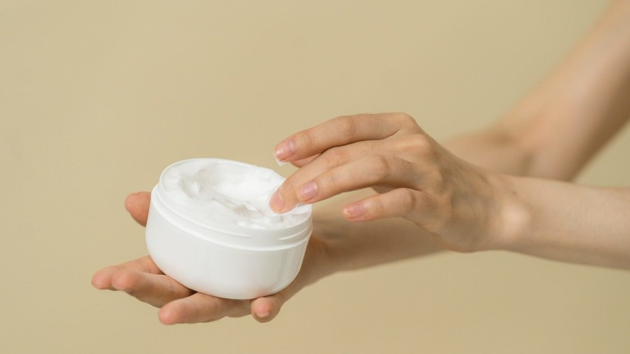 Pesquisadores criam creme eficiente e acessível para tratar doenças de pele