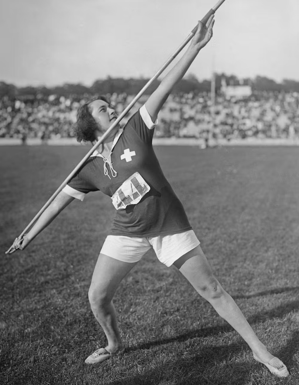 Francesca Pianzola, vencedora da medalha de ouro no lançamento de dardo nos Jogos Mundiais Femininos em Paris, em 1922. — Foto: Agece Rol/Wikimedia Commons