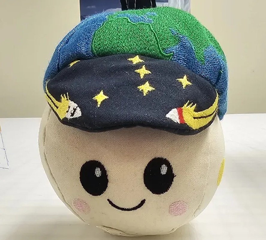 NASA Escolhe Mascote "Rise" Para Indicar Gravidade Zero em Missão Artemis II Ao Redor Da Lua