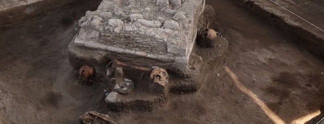 O INAH (Instituto Nacional de Antropologia e História) descobre um altar e oferendas fora da Zona Arqueológica de Tula, em Hidalgo — Foto: Gerardo Peña, INAH
