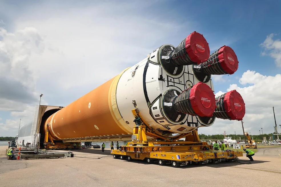  Evan Deroche/NASA