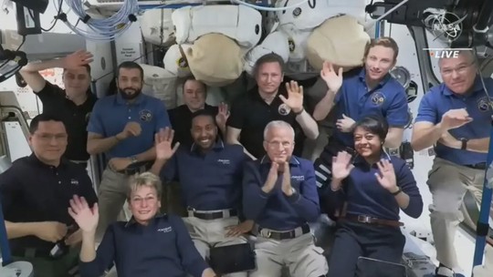 Com 17 pessoas em órbita ao mesmo tempo, novo recorde é alcançado no espaço 