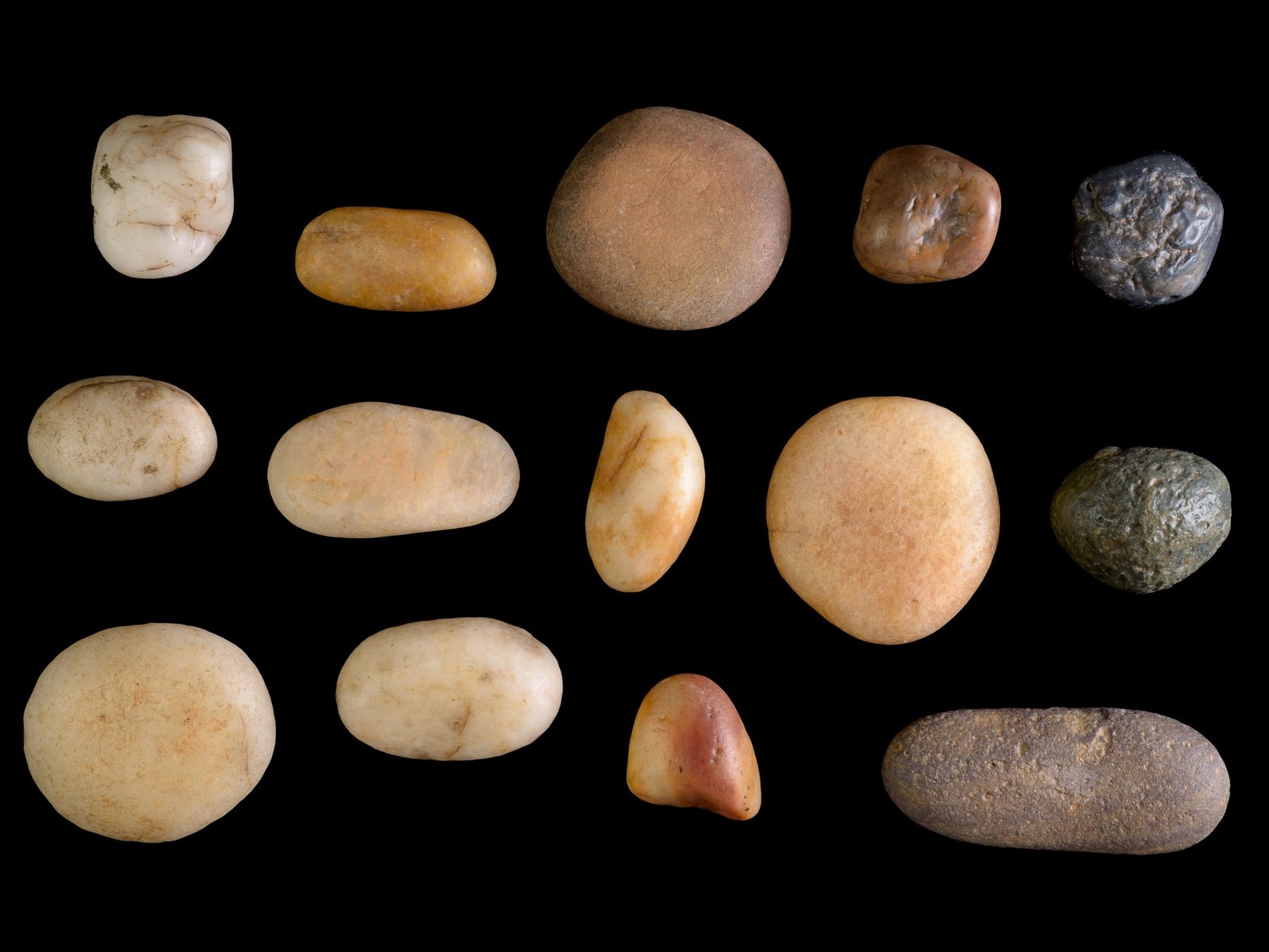 Pedras de quartzo coloridas — Foto: Clara Amit/Israel Antiquities Authority