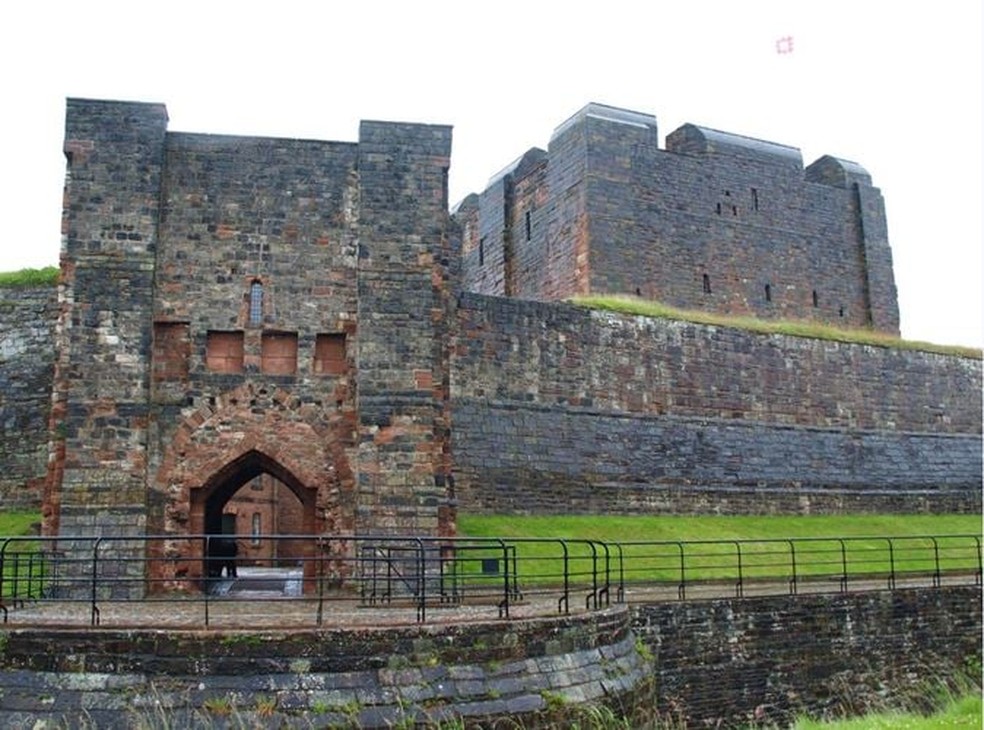 O maior edifício conhecido na Muralha de Adriano — Foto: Historic England