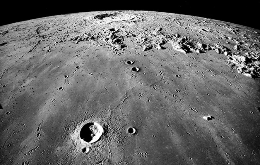 A cratera Mare Imbrium surgiu com a missão Apollo 17 em 1972