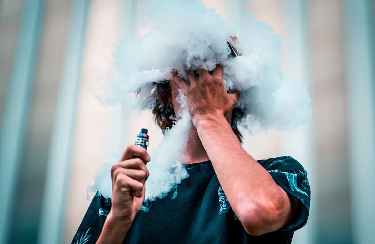 Cigarro eletrônico com vaporizador