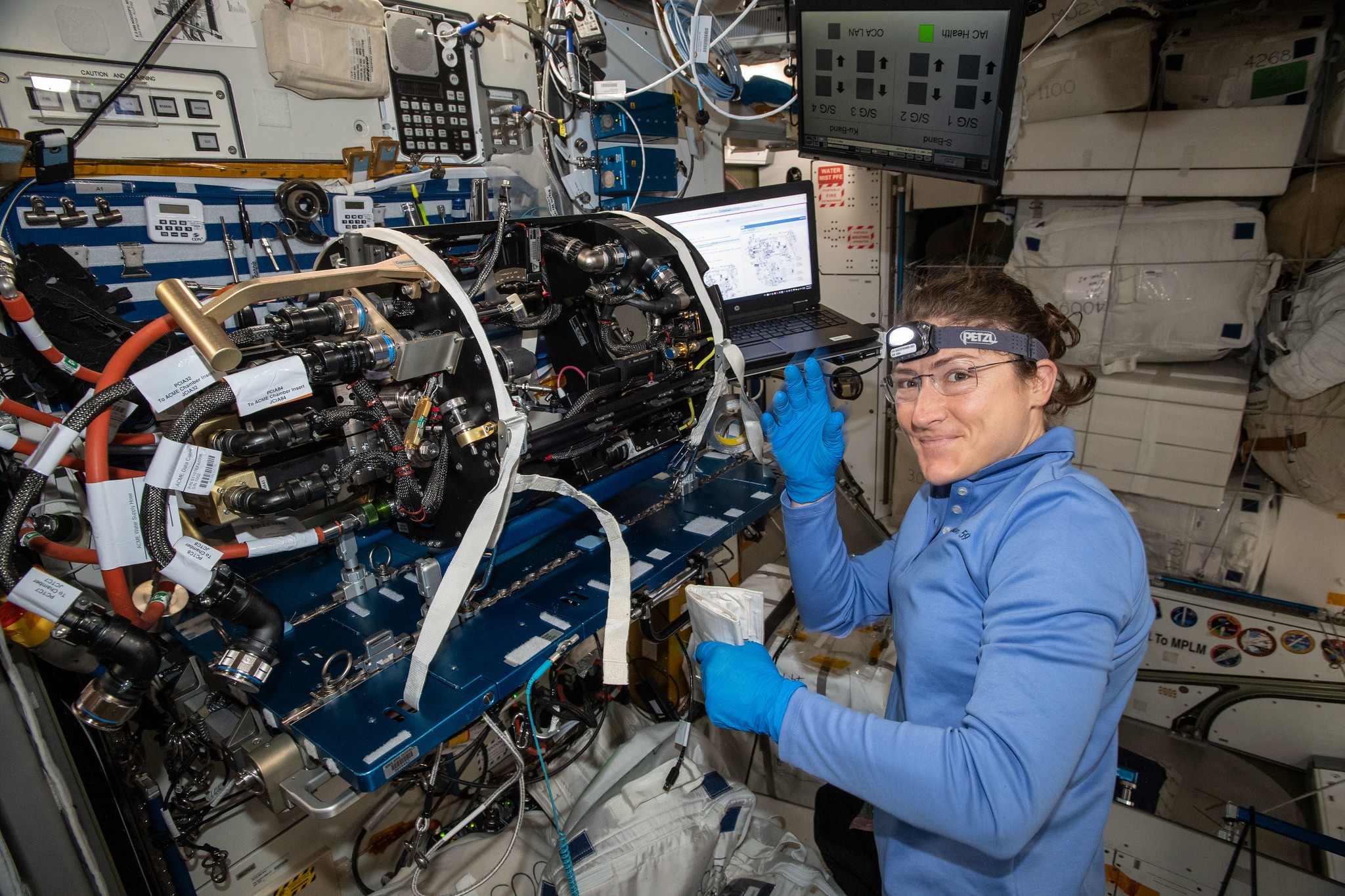 Quem é Christina Koch, primeira astronauta mulher em missão à Lua