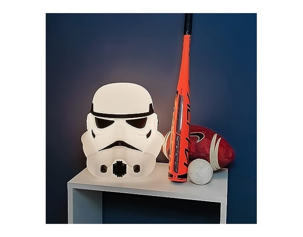 Abajur de Mesa Stormtrooper Star Wars Usare é confeccionada em plástico 3D — Foto: Reprodução/Amazon