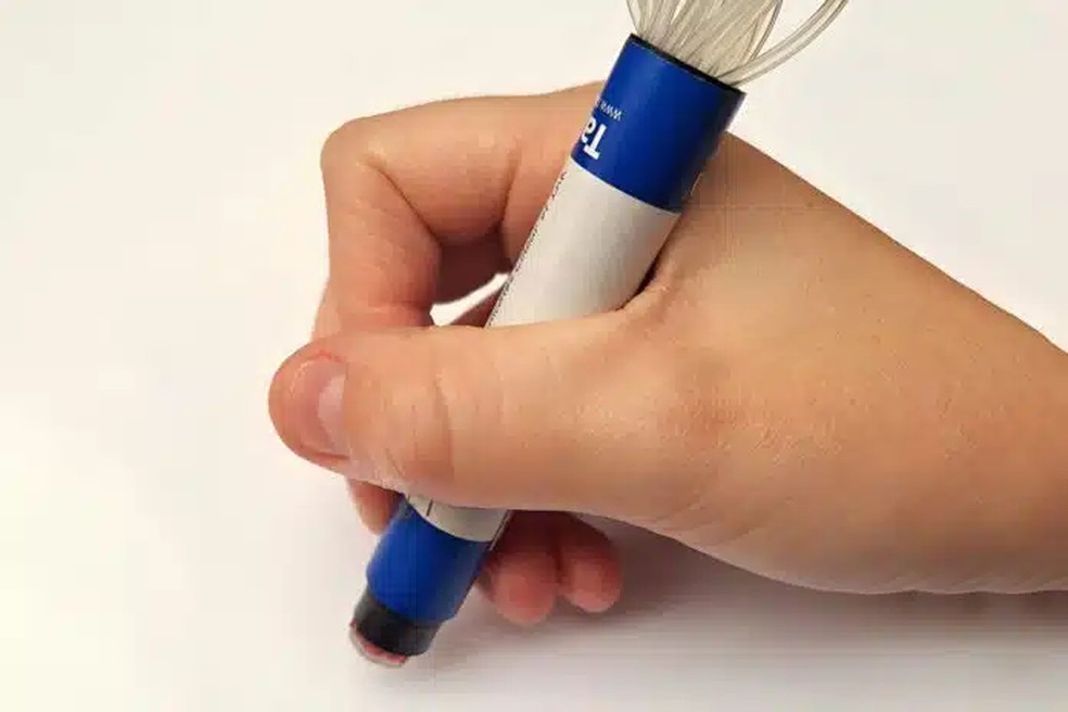 A ideia do projeto foi recriar a fisionomia de uma caneta, a fim de garantir ainda mais acessibilidade à ferramenta — Foto: George Jenkinson