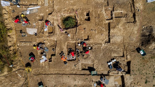 Necrópole com mais de 1,4 mil túmulos do período romano é escavada