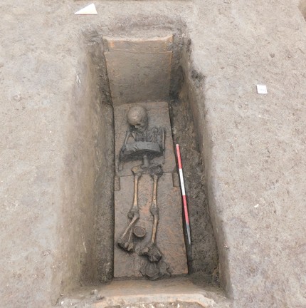 Sepultura de criança no sul da Itália — Foto: Soprintendenza Archeologia Belle Arti e Paesaggio di Salerno e Avellino