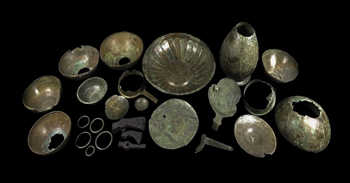 Extraordinary Roman hoard found in UK |  Archaeology