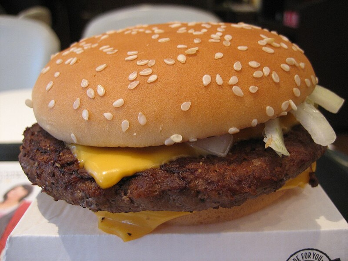 Fornecedor do McDonald’s faz recall de cebolas após surto de E. coli