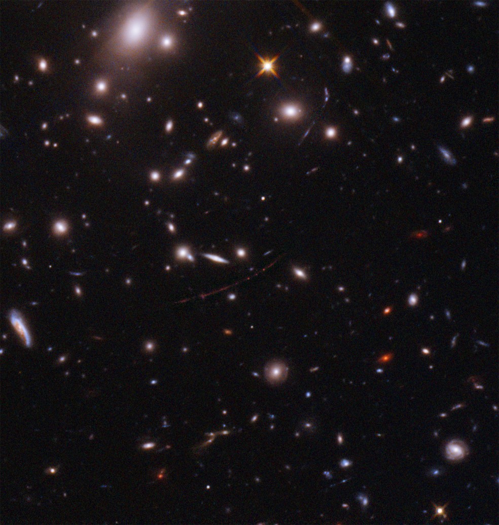 Imagem captada pelo telescópio Hubble que revela estrela Earandel — Foto: NASA, ESA, B. Welch (JHU), D. Coe (STScI), A. Pagan (STScI)