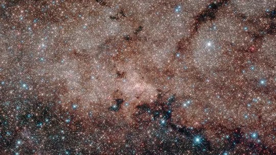 Cientistas descobrem “falha cósmica” na gravidade do Universo; entenda