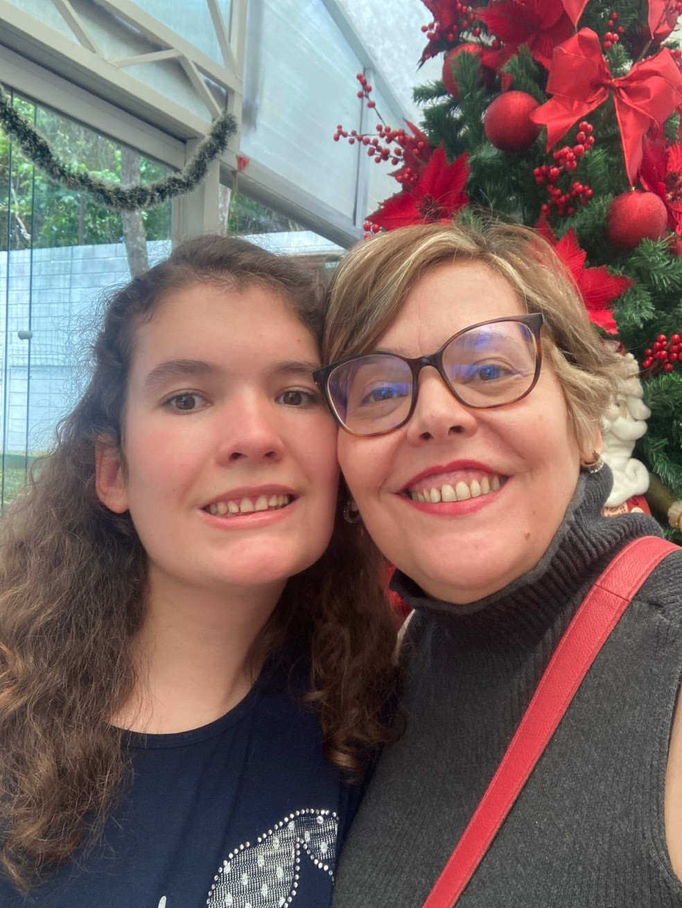 Patrícia e a filha Larissa no Natal de 2022 — Foto: Arquivo Pessoal