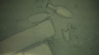 Artefatos encontrados em naufrágio do Canal da Sicília, no mar Mediterrâneo  — Foto: V.Creuze ROV Drassm, UNESCO