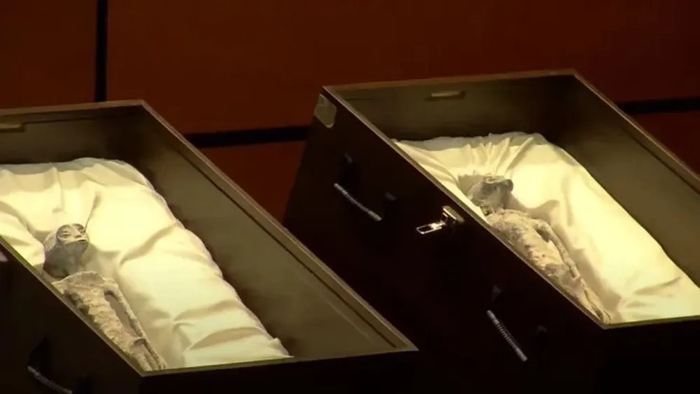 Múmias supostamente extraterrestres anunciadas no México — Foto: Reprodução/Câmara de Deputados do México