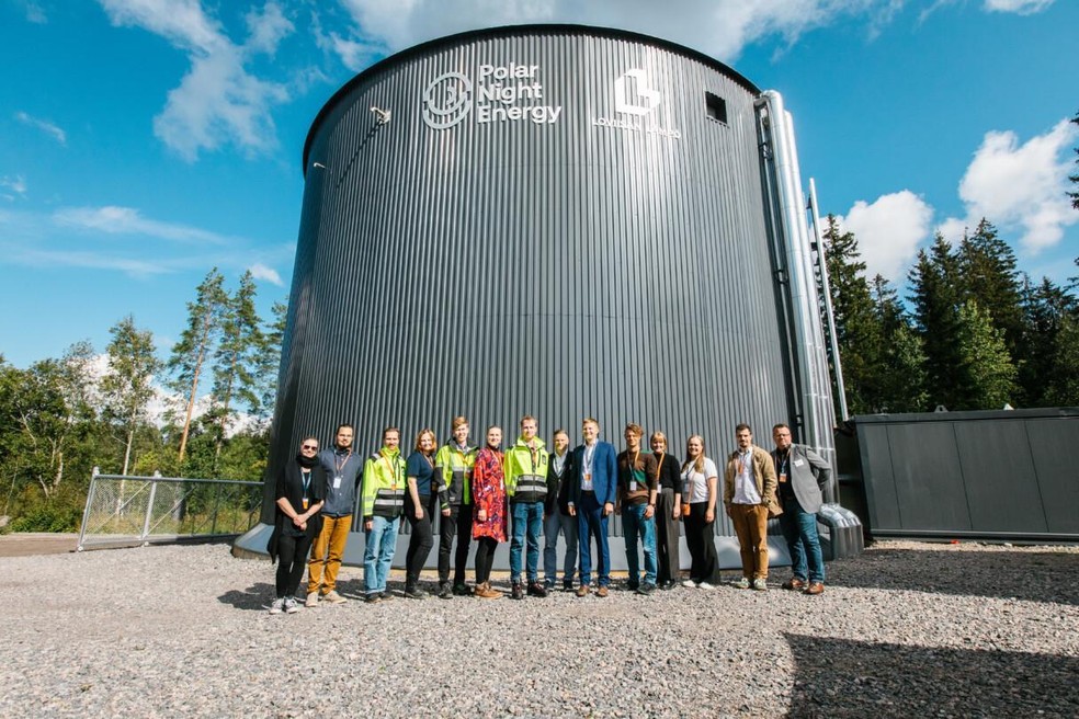A maior bateria de areia do mundo fica em Pornainen, na Finlândia, e utiliza cerca de 2.000 toneladas de pedra-sabão triturada para armazenar energia na forma de calor. — Foto: Polar Night Energy