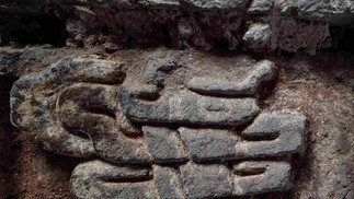 Parte da parede mural escavada — Foto: Luis Gerardo Peña Torres/INAH