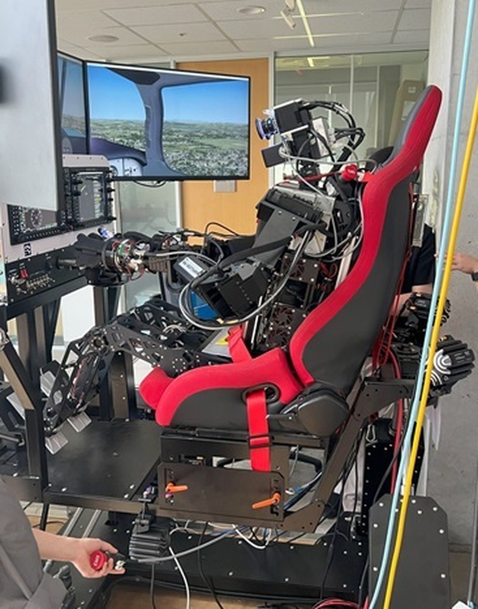 PIBOT em um simulador de vôo onde ele opera — Foto: KAIST