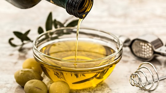 Consumo diário de azeite de oliva pode diminuir risco de demência, sugere estudo