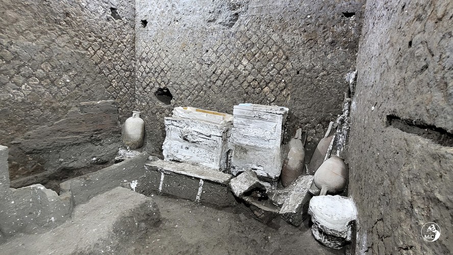 Antigo quarto de escravos encontrado na vila Civita Giuliana cerca de 600 metros ao norte das muralhas de Pompeia