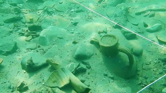 Artefatos de 2,4 mil anos são achados em escavação inédita no Mar Negro