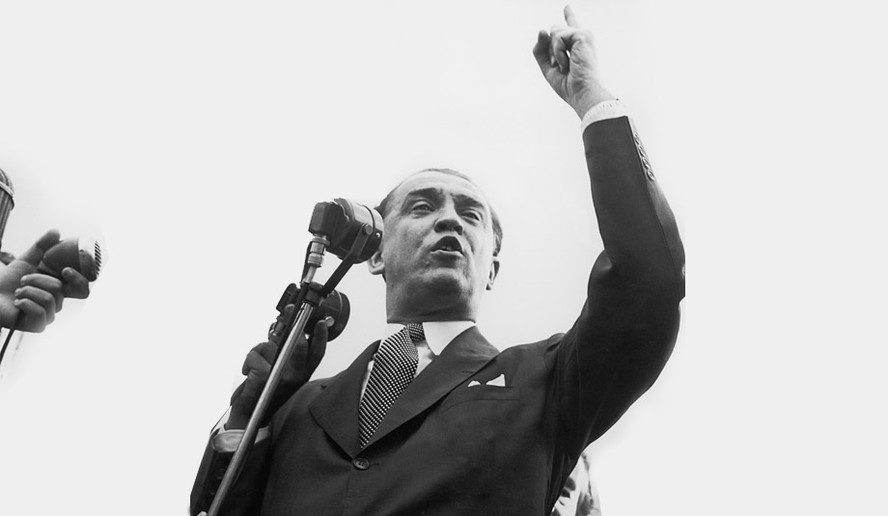 JK em discurso de comemoração da vitória para governador de Minas Gerais em 1951