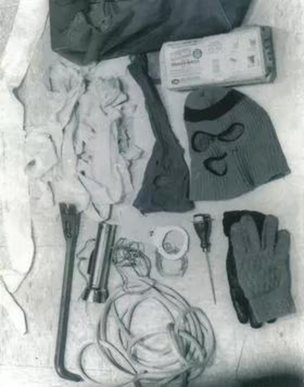 Alguns dos objetos encontrados no carro de Bundy (Foto: Departamento de polícia do condado de Salt Lake) — Foto: Galileu