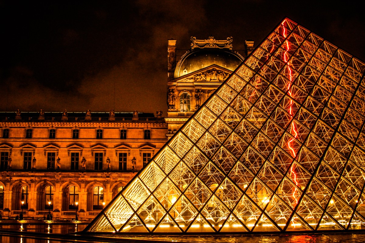 Por que ingressos do museu do Louvre vão ficar até 45% mais caros para brasileiros