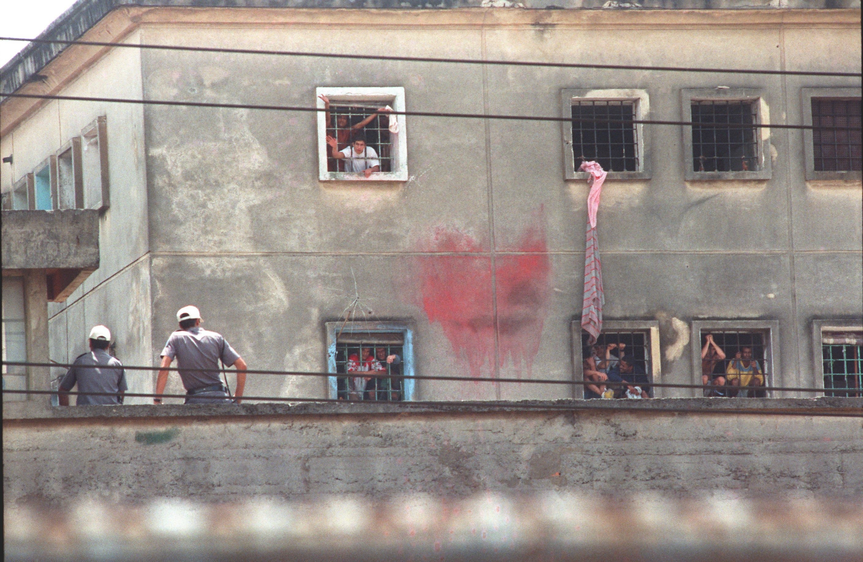 massacre-do-carandiru-o-que-foi-a-chacina-em-1992-no-pres-dio-de-s-o-paulo