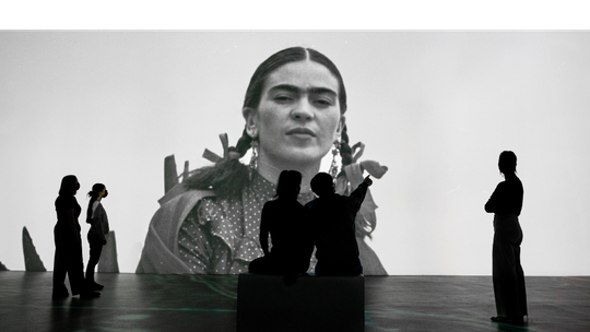 O que esperar da exposição imersiva sobre Frida Kahlo em São Paulo