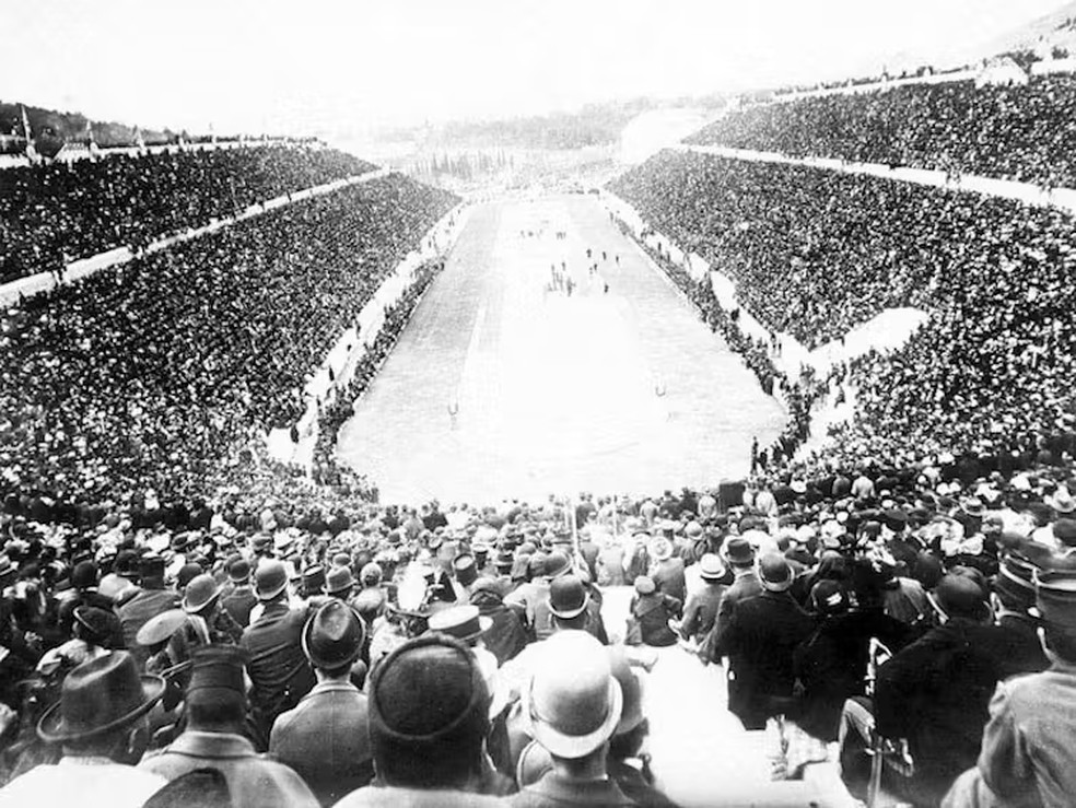 Estádio Panatenaico em 1896 em Atenas, Grécia — Foto: Wikimedia Commons