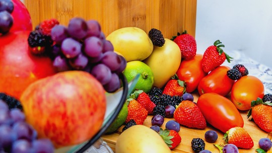 Comer mais frutas diminui o risco de depressão, sugere pesquisa