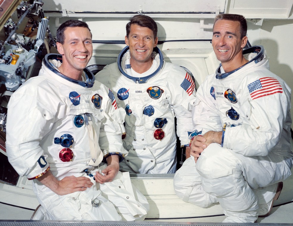 Eisele, Schirra e Cunningham em serviço — Foto: NASA