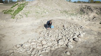 82 cabanas vikings milenares são descobertas na Dinamarca; veja fotos