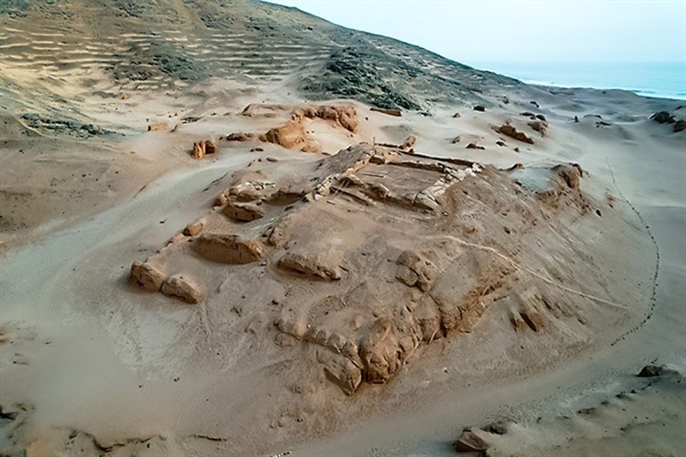 O Complexo Arqueológico El Huarco é conhecido por suas muralhas e terraços em penhascos — Foto: Recursos Turísticos do Peru