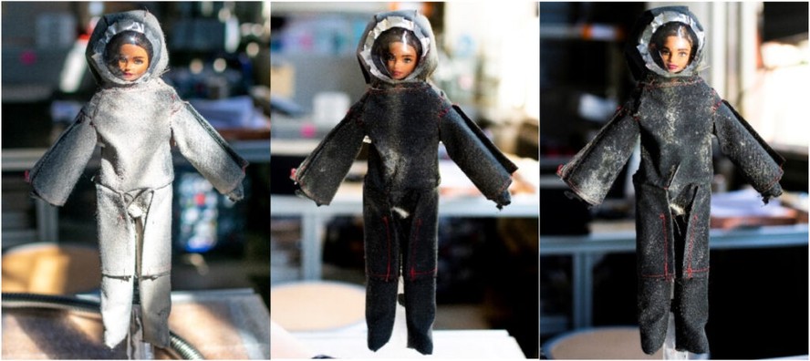 Barbie representa astronauta em escala 1/6 após aplicação de poeira (esquerda); após aplicação de pó e tratamento a vácuo (centro); após pó, tratamento a vácuo e tratamento pontual com um spray criogênico líquido portátil (à direita)